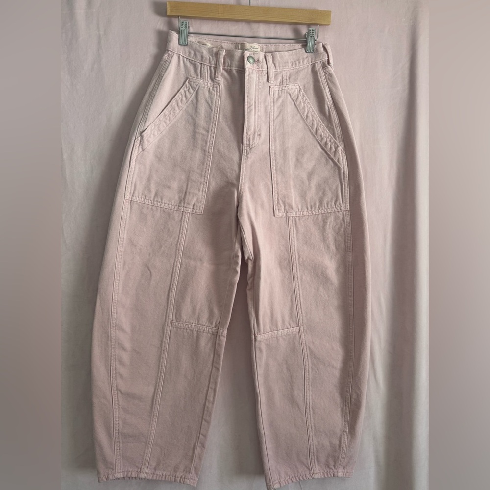 Universal Thread Light Pink Barrel Jeans never worn